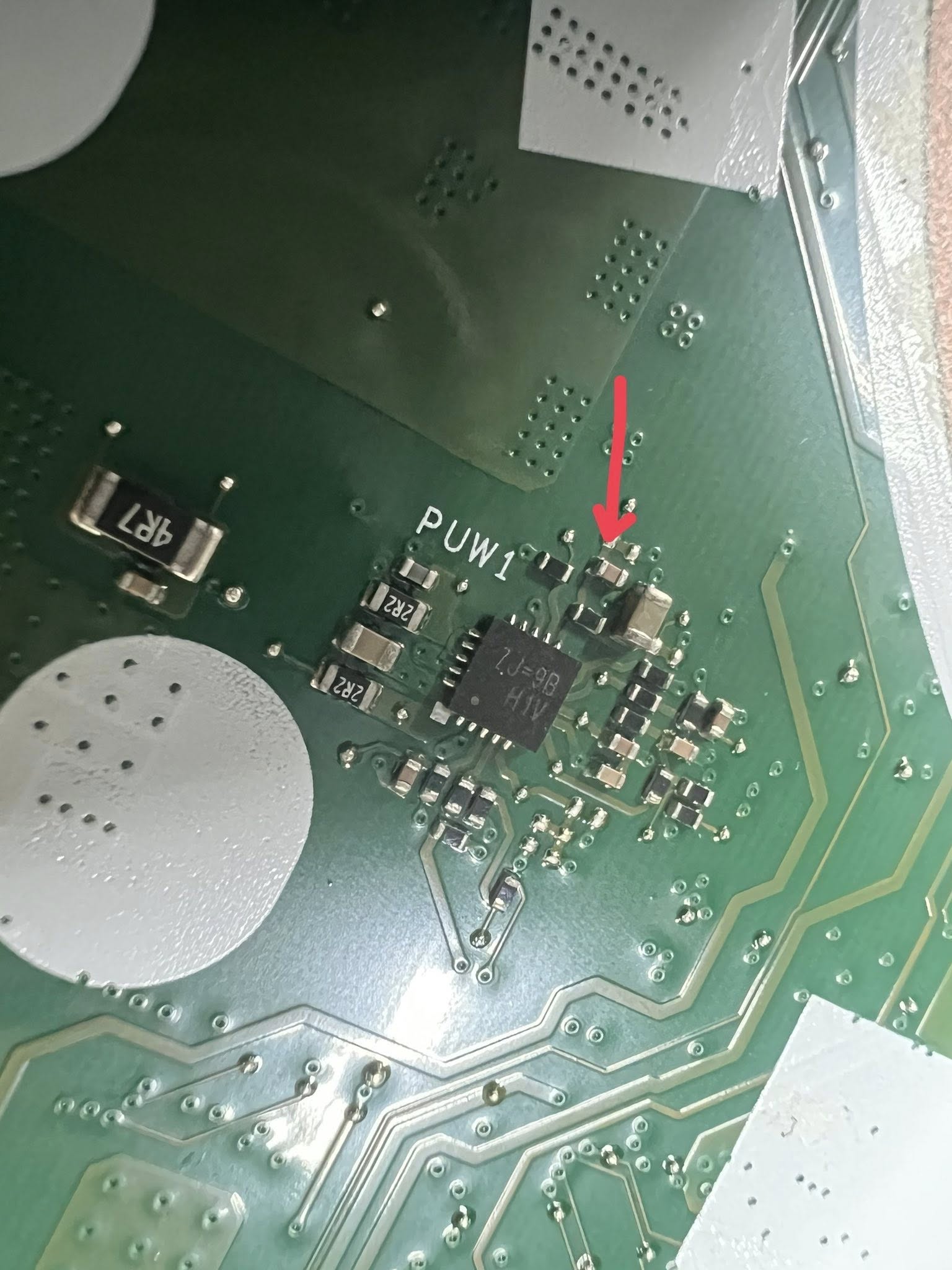 聯想3070獨顯電競筆電：被判死刑的「黑膠虛焊」？換一顆電容讓戰神重生